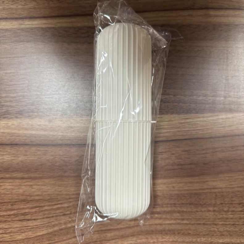 Estuche portátil para cepillo y pasta dental