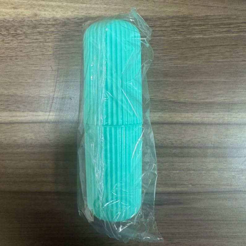 Estuche portátil para cepillo y pasta dental